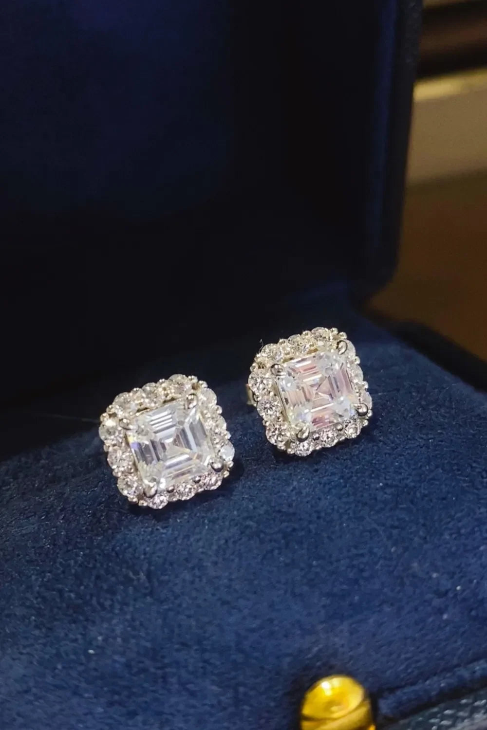 2 Carat Moissanite Sterling Silver Stud Earrings - Southern Shores Clothing