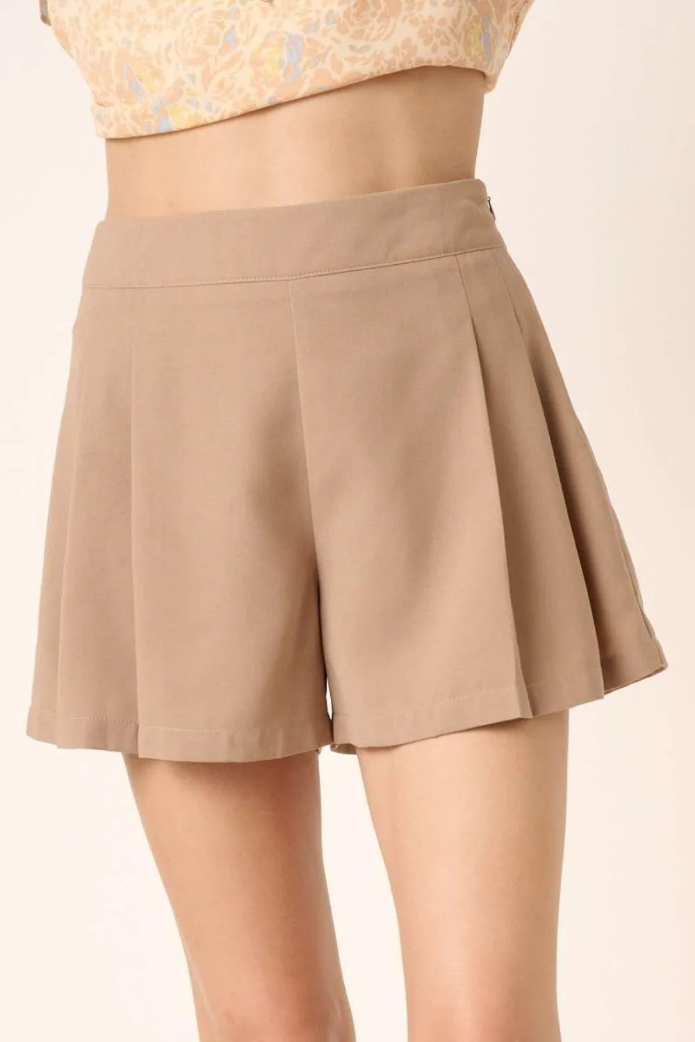 Southern Shores Side Invisible Zipper Pleated Shorts For Women
