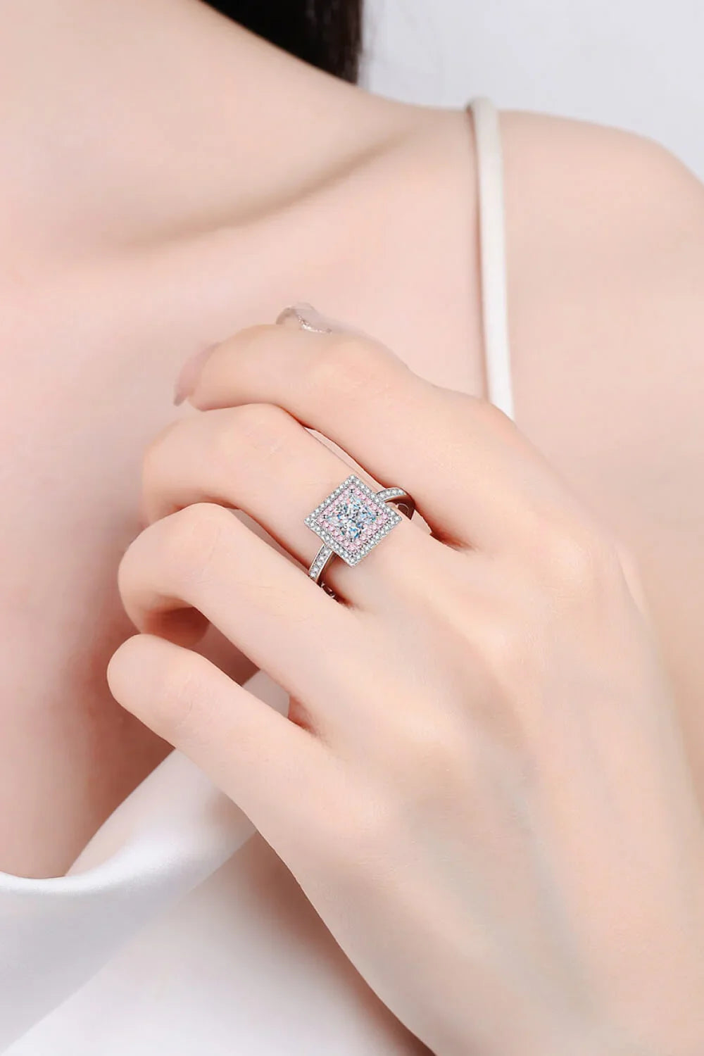 Minimalist 1 Carat Moissanite Ring With Geometric Design - Southern Shores Clothing
