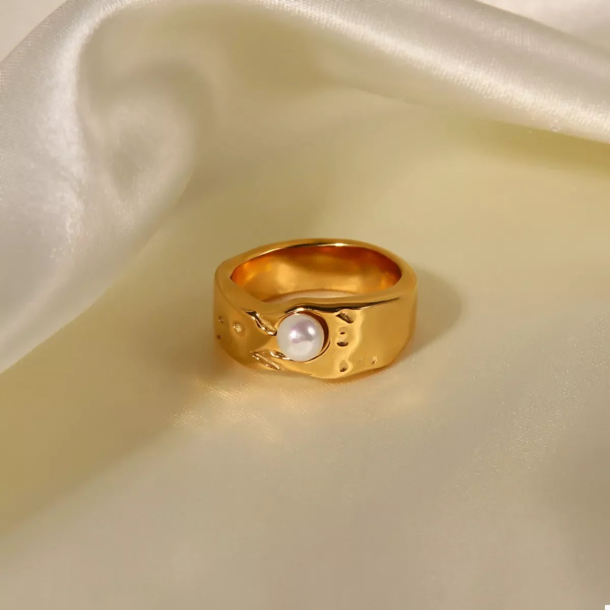 18K-Plated Pearl Ring With Synthetic Pearl And Stainless Steel - Southern Shores Clothing
