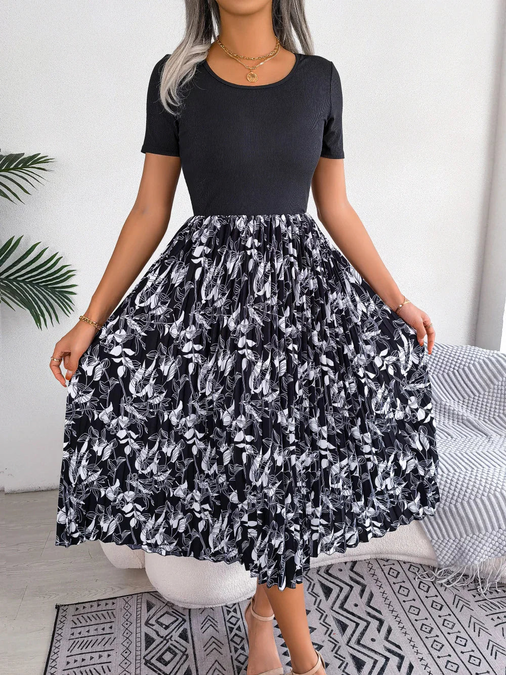 Floral Print Round Neck Pleated Midi Dress - Southern Shores Clothing