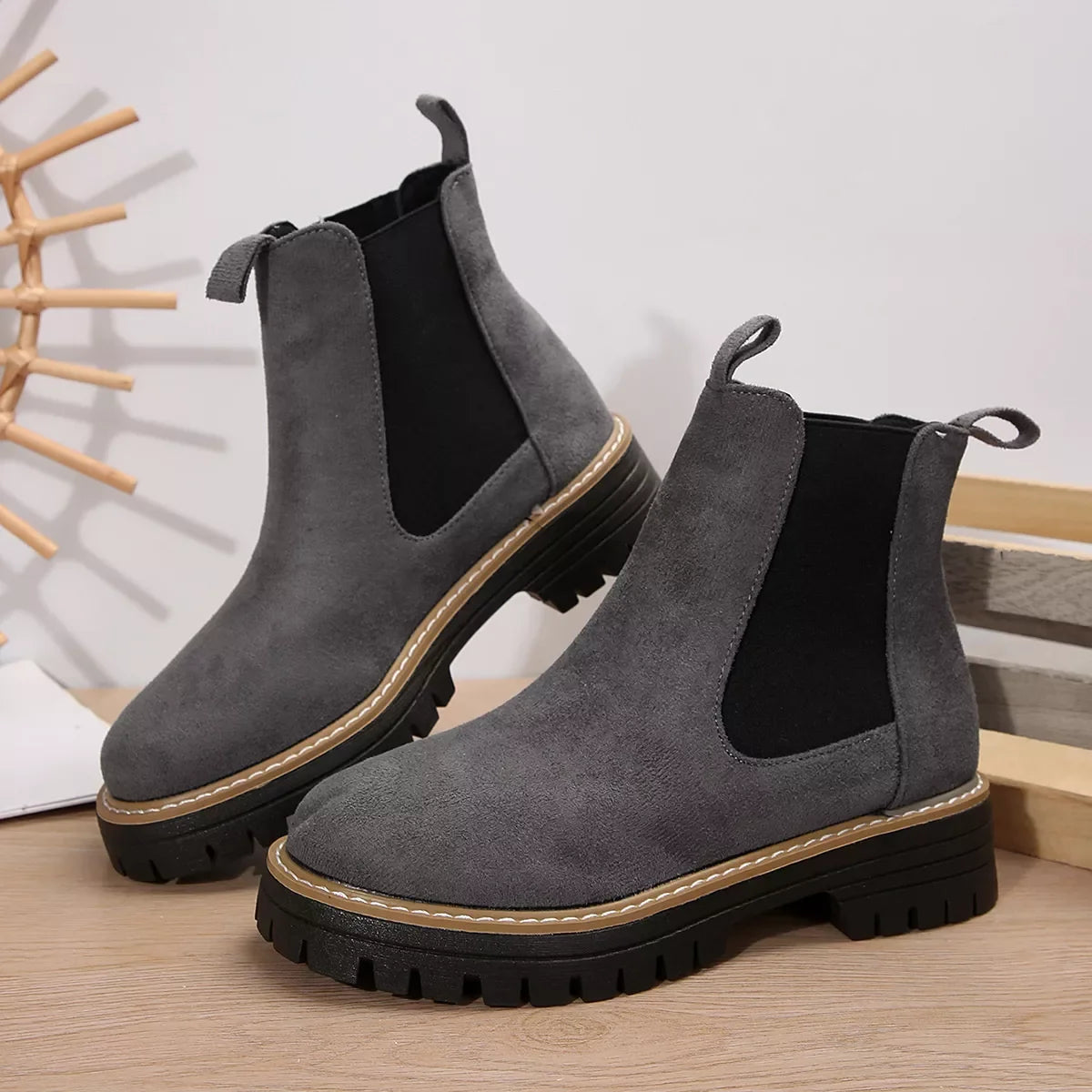 Mid Heel Round Toe Platform Boots Suede Rubber
